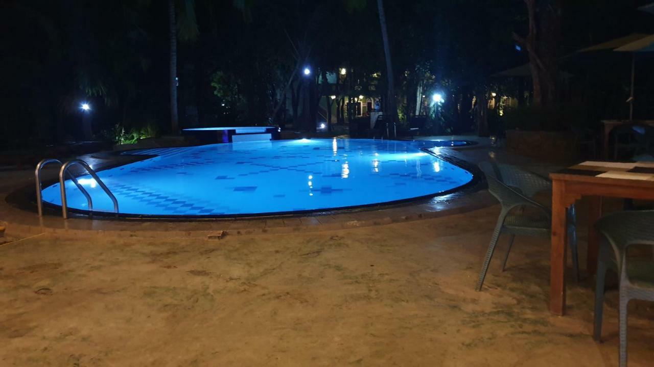 Hotel Eden Garden Сигирия Экстерьер фото